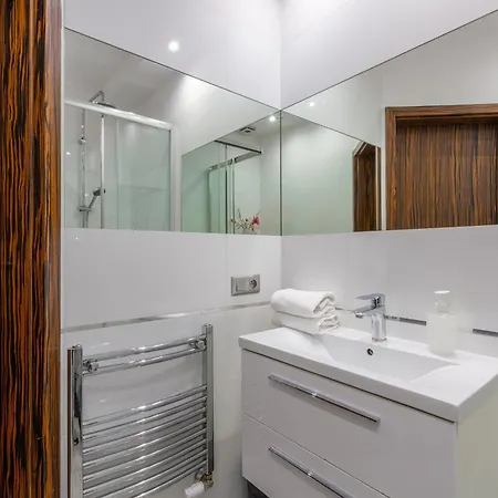 Appartamento Blue Sky - W Centrum, Blisko Deptaka, Restauracji I Atrakcji Karpacza - Obroncow Pokoju 1d Karpacz