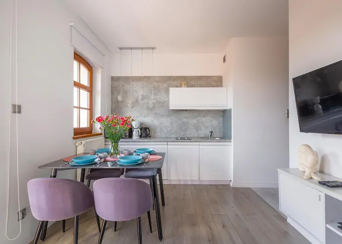 Blue Sky - W Centrum, Blisko Deptaka, Restauracji I Atrakcji Karpacza - Obroncow Pokoju 1d Appartement Karpacz